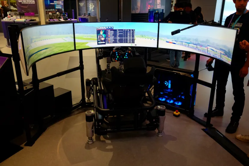 El nuevo Cooler Master Dyn X es un simulador para carreras con espacio para tres monitores
