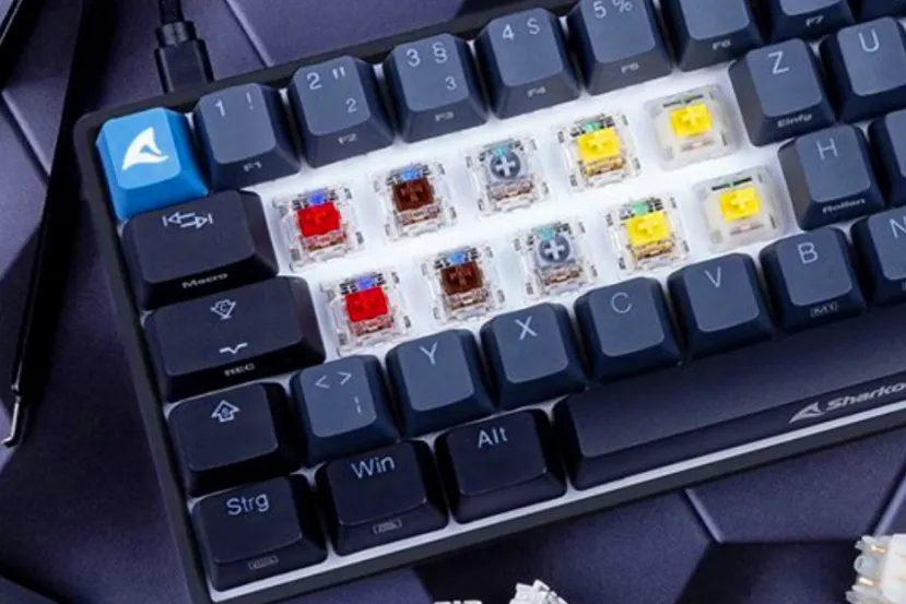 Ya disponible el Skiller SGK50 S4 Barebone para montar nuestro propio teclado