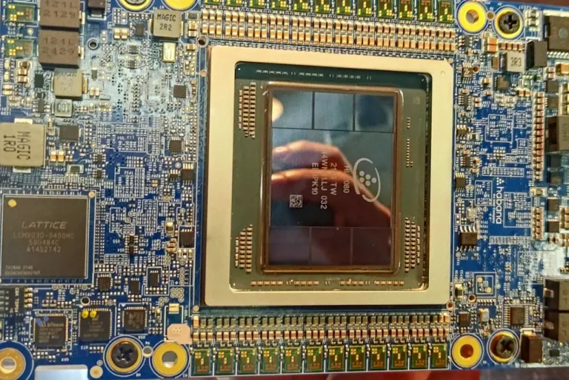 La tarjeta aceleradora de IA Intel Gaudi 2 con 96 GB HBM2E promete ser la única alternativa a la NVIDIA H100