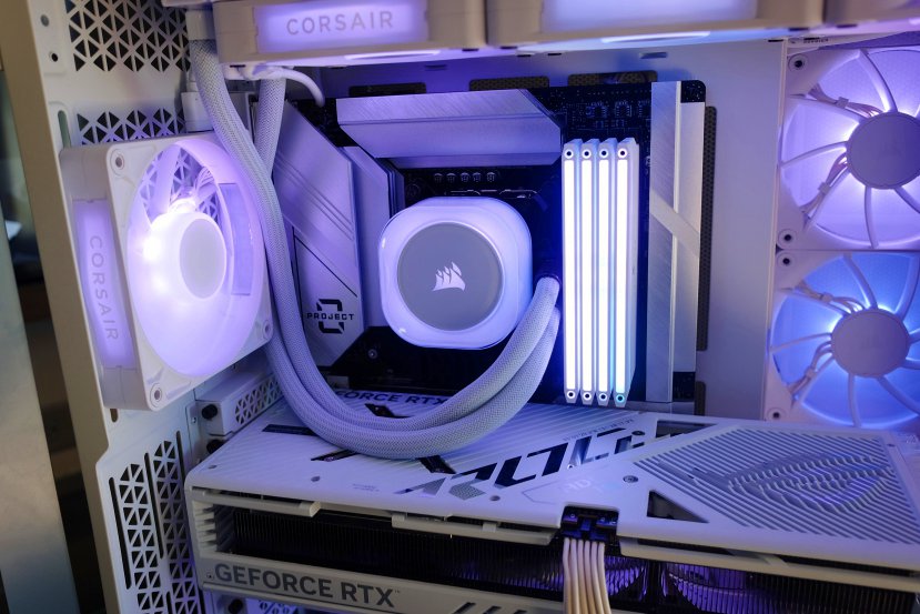 CORSAIR presenta el disipador A115 de doble torre con sistema de raíles para la instalación de los ventiladores