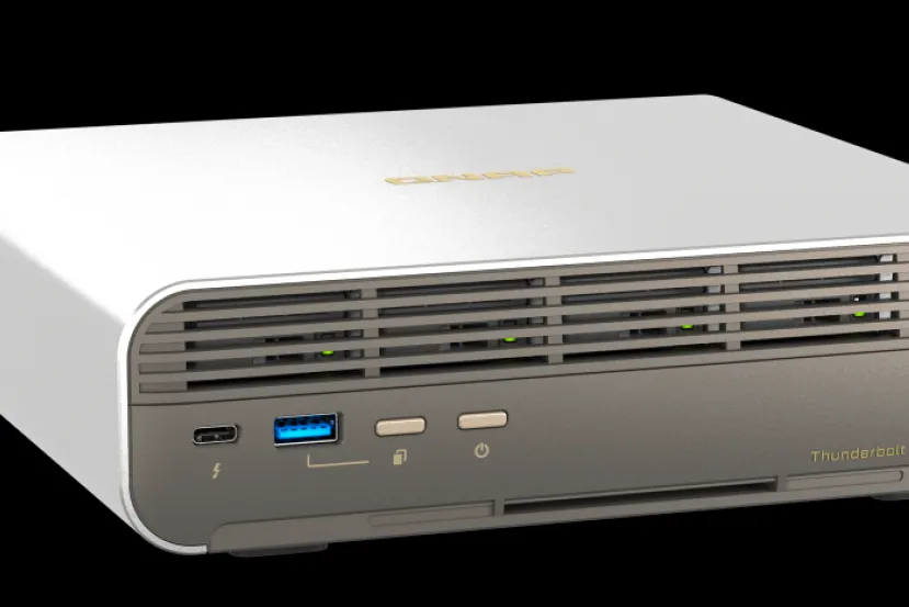 QNAP ya tiene disponible su NASBook TBS-h574TX con 5 unidades SSD y Thunderbolt 4 en solo 2,54 litros