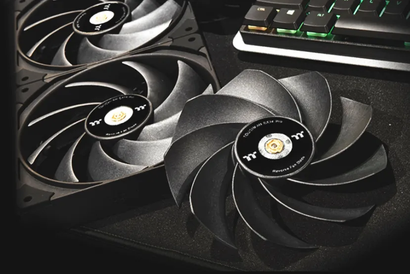 Thermaltake presenta los ventiladores TOUGHFAN EX12 y EX14 Pro con aspas intercambiables y conexión magnética