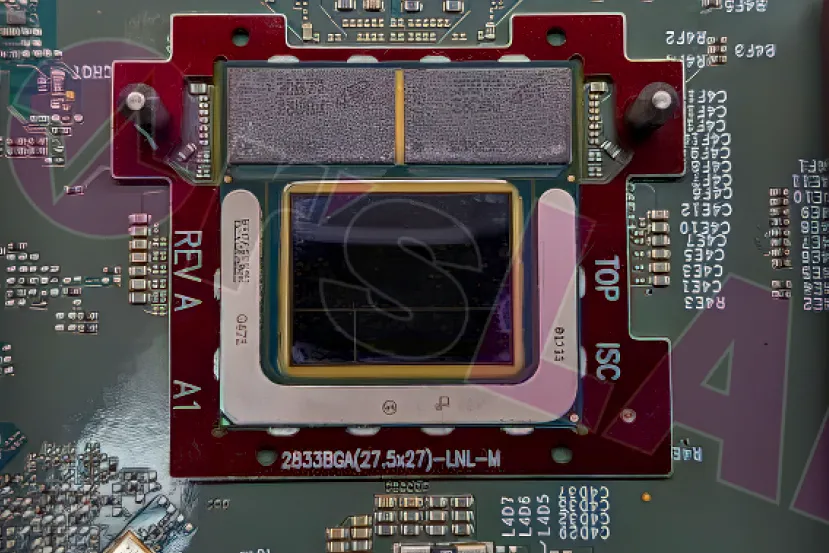Se ha podido ver una foto de un Intel Lunar Lake-MX con un diseño de múltiples baldosas y memoria LPDDR5 integrada