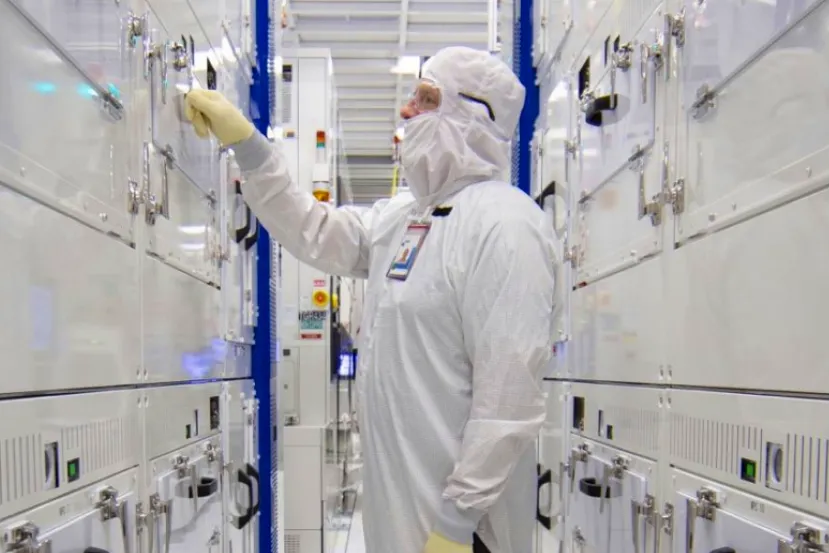 Intel es la primera en disponer de maquinaria High NA EUV para la fabricación de chips avanzada