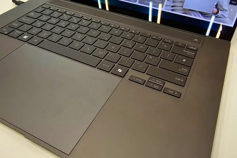 El ASUS ZenBook S 16 incluye carcasa Ceraluminum y los nuevos AMD Ryzen AI 300 Series