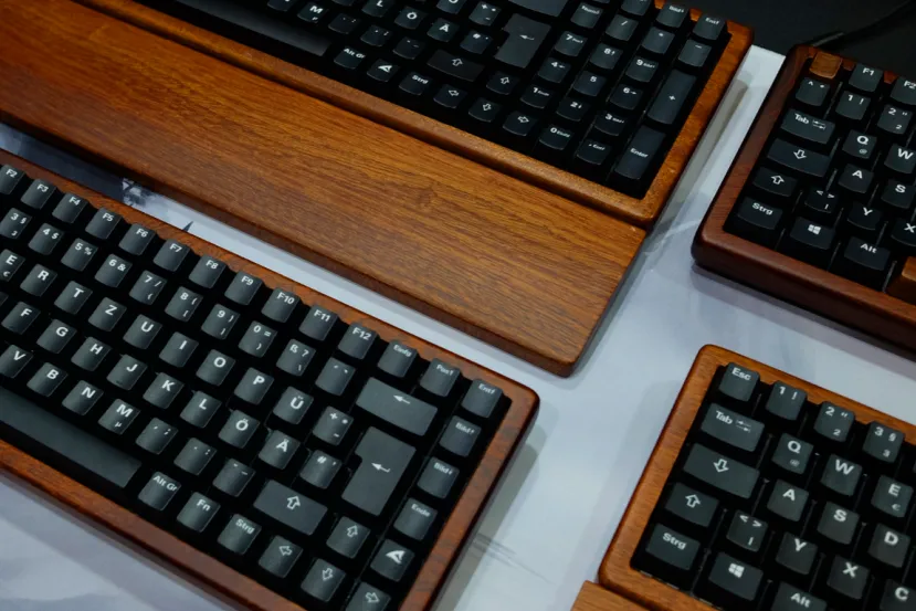 Los Sharkoon Skiller SGK50 son los primeros teclados mecánicos fabricados en madera que se fabricarán en masa