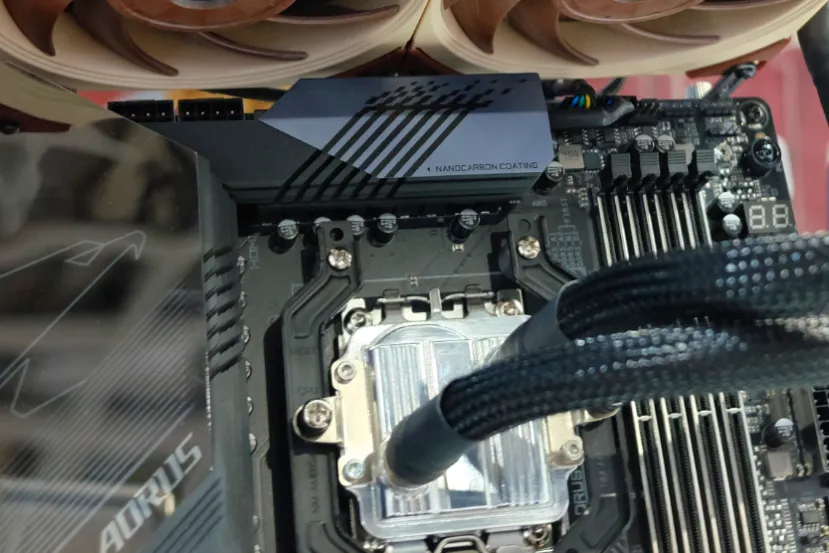 Noctua is working on a Thermosiphon effect AiO liquid cooling prototype that does not need a pump to work