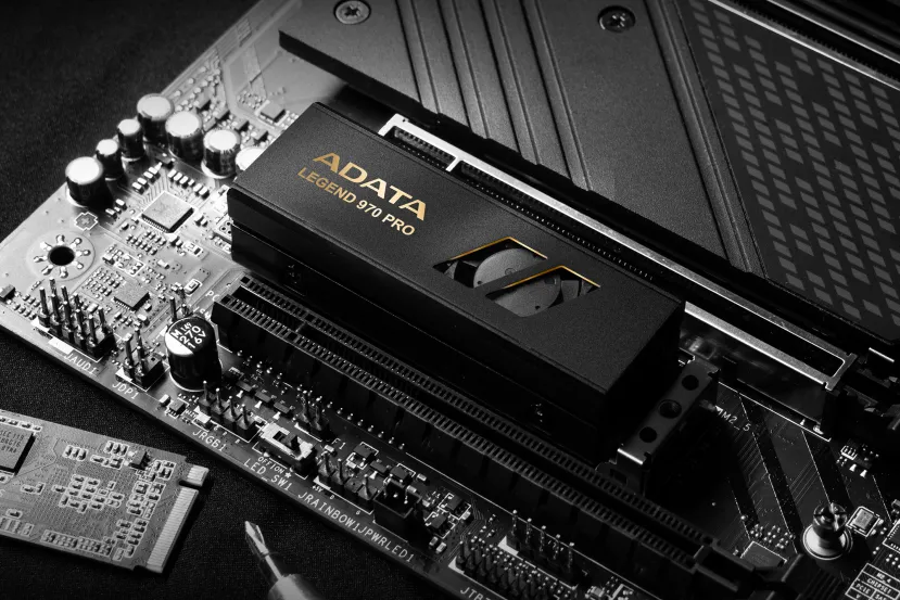 Nuevo SSD ADATA 970 PRO que alcanza 14000 MB/s de lectura que incluye disipador de aluminio y ventilador 