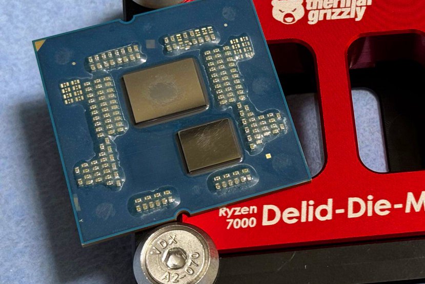 Vista una foto del AMD Ryzen 7 9800X3D sin el IHS donde no se