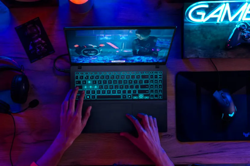 El nuevo portátil ASUS V16 viene con un Intel Core 7, gráficos NVIDIA RTX 40 Series y pantalla de 16 pulgadas