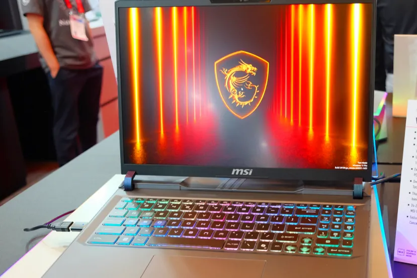 El MSI Stealth A16 AI+ incluye el AMD Ryzen AI 9 HX 370 junto con la NVIDIA RTX 5090 en poco más de 2 kilos