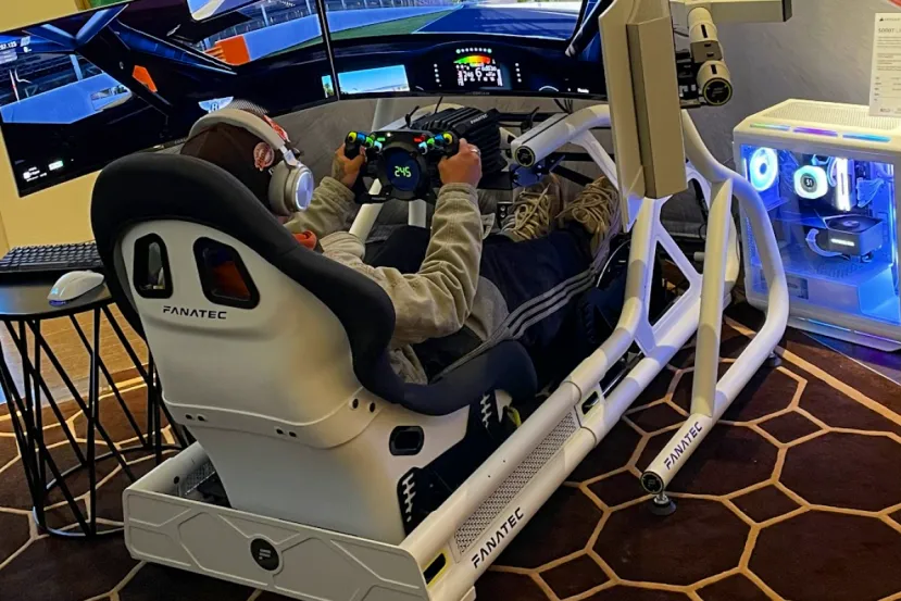 Nuevo Cockpit para simulación de carreras Corsair Fanatec ClubSport GT 