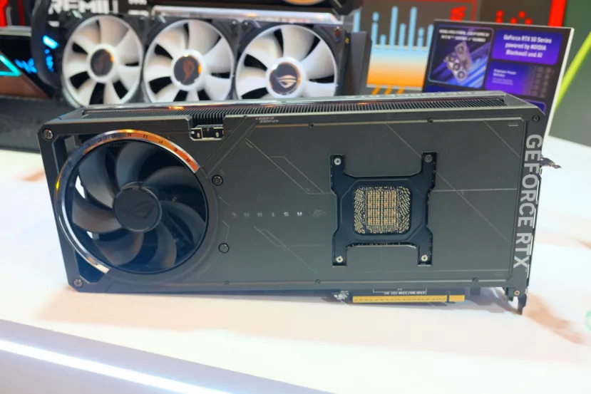 ASUS presenta las tarjetas gráficas RTX 5090 y RTX 5080 ROG Astral con 4 ventiladores