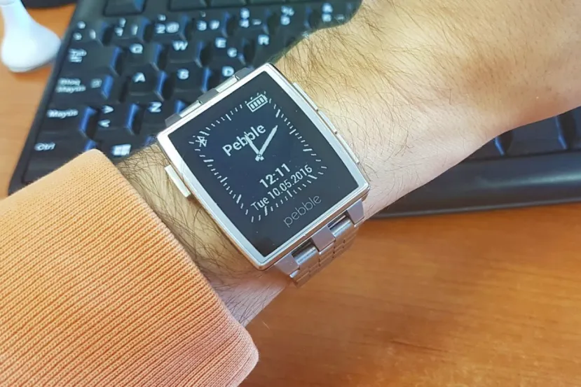 Pebble resurge de sus cenizas y volverán a lanzar smartwatches de tinta electrónica y alta autonomía