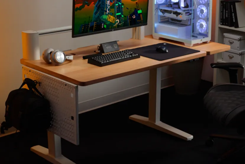 Corsair ha lanzado el nuevo escritorio Platform:4 con opciones de altura fija o elevable y brazo con railes incorporado para monitor y accesorios
