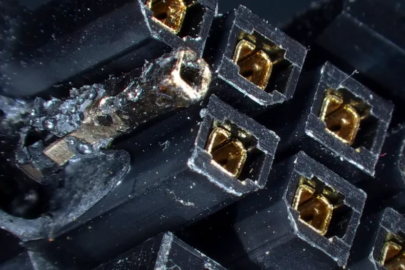 Una mala distribución de corriente en la alimentación de las RTX 5090 FE puede hacer que un único pin alcance 250W y se funda a 140ºC