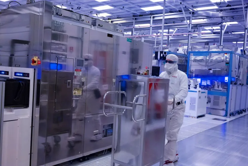 Broadcom y TSMC valoran una difícil compra de Intel dividida en dos partes