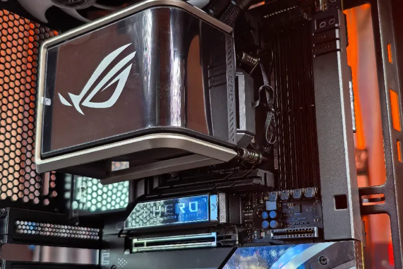 Nueva Refrigeración Líquida AiO de ASUS con cabezal con pantalla curva de 6,67 pulgadas