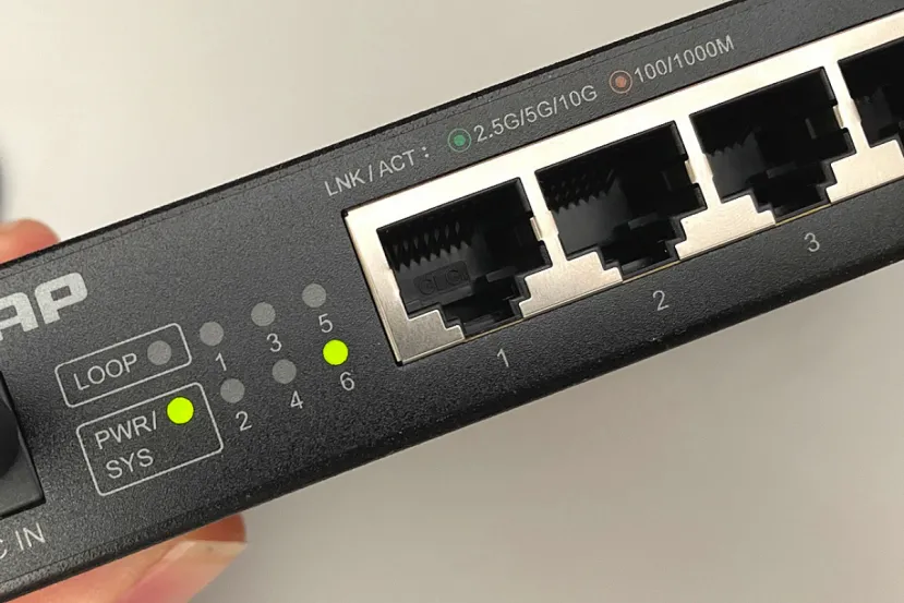 QNAP QSW-2104-2T-R2 Review