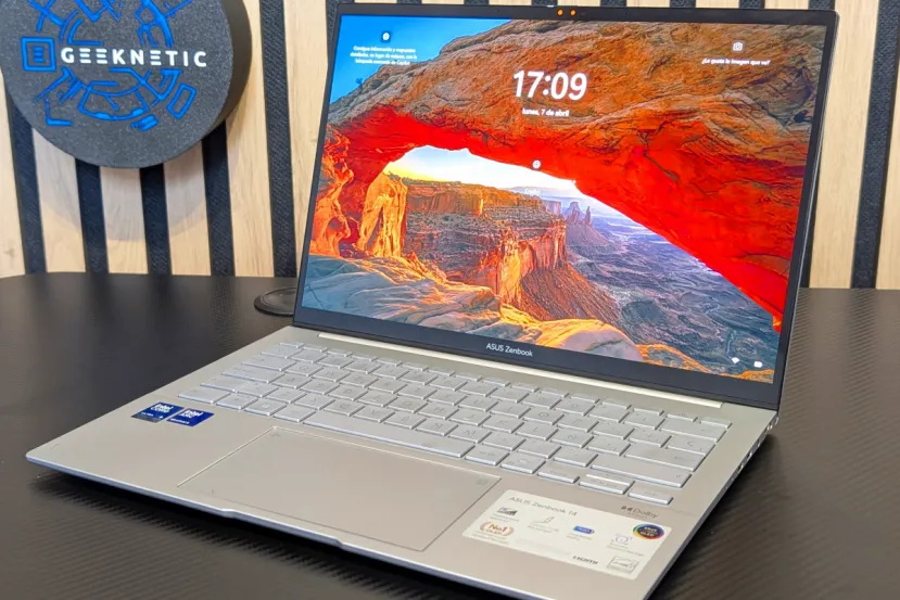 ASUS Zenbook 14 OLED UX3405C Review con Core Ultra 9 285H