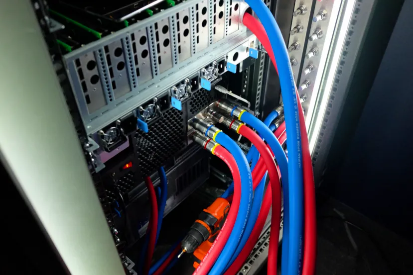 ARCTIC ha mostrado sus soluciones de refrigeración con RL AiO instalable en cajas para servidores 2U y 4U