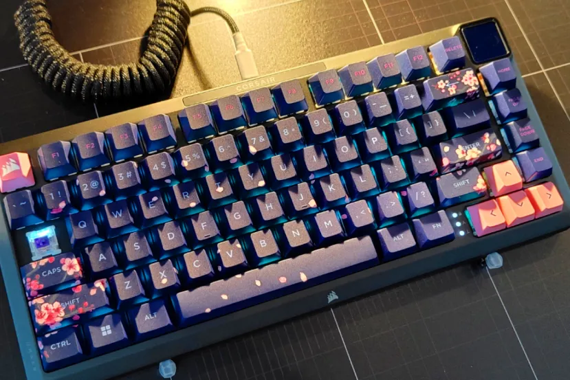 Corsair nos muestra su kit barebone de teclado personalizable MAKR75