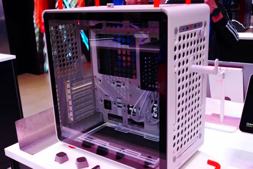 Nuevos accesorios y modelos llegan a la gama de cajas modulares Cooler Master QUBE
