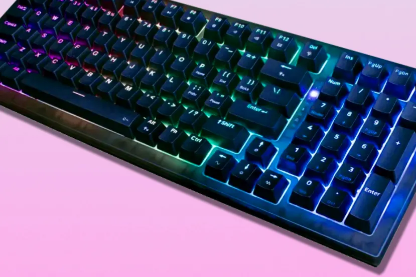 El teclado compacto iBUYPOWER MK9 Pro tiene 98 teclas, iluminación RGB personalizable y una rueda analógíca integrada