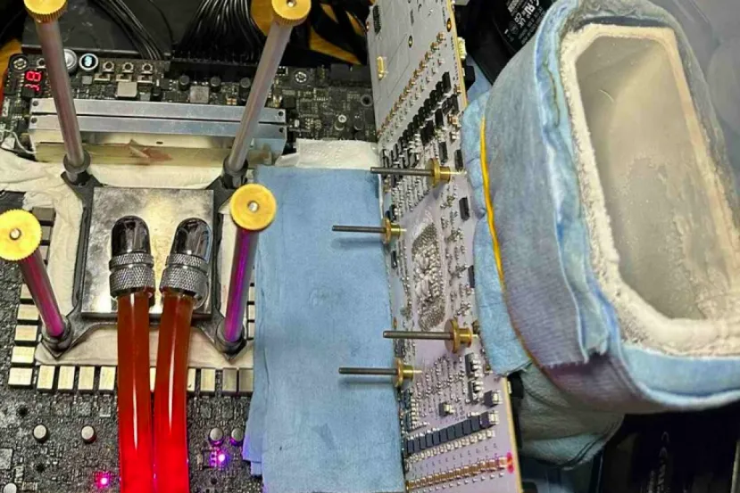 Consiguen aumentar hasta los 3.650 MHz la velocidad de reloj de una NVIDIA RTX 5090 D superando 3 récords