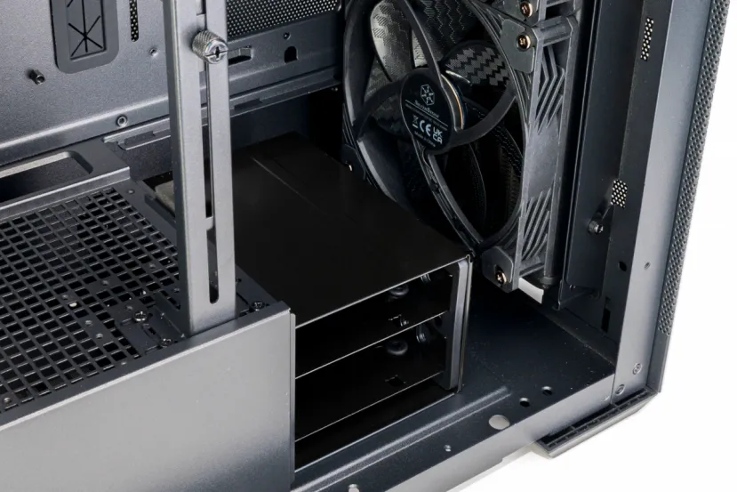 Silverstone presenta la caja para servidores Seta H2 con capacidad para hasta 15 unidades de disco