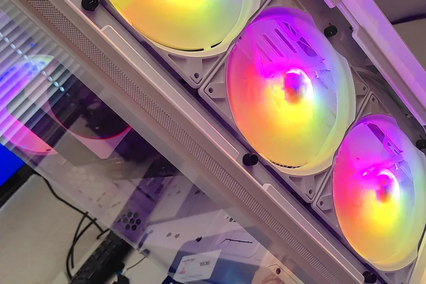 ENDORFY ARX 700 White ARGB Review