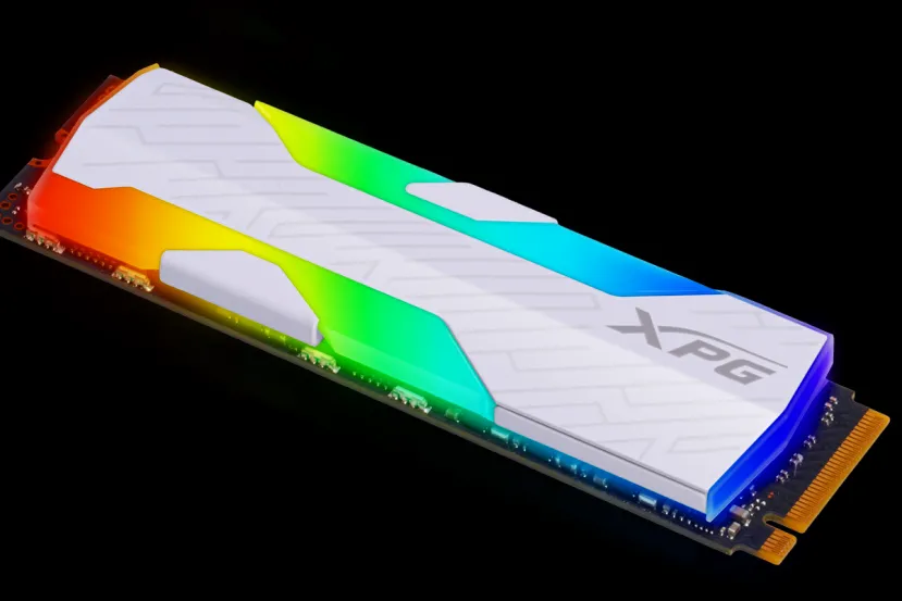 El nuevo disco SSD SPECTRIX S65G RGB alcanza los 6.000 MB/s de lectura e incluye iluminación RGB
