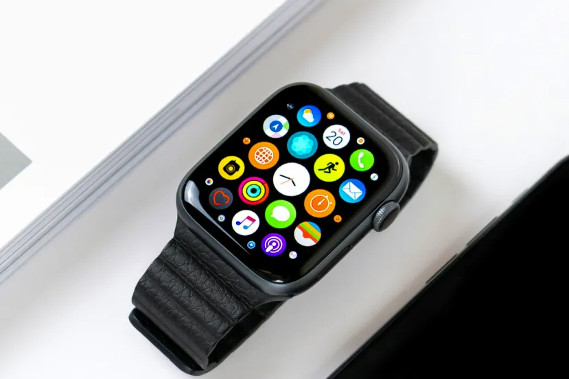 Apple quiere reforzar el dominio del Apple Watch en temas de salud: en 2026 vendrá con 8 sensores en anillo
