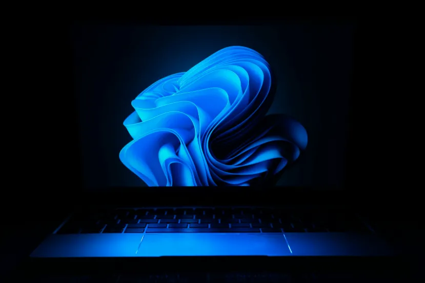 Microsoft busca solucionar de una vez por todas un problema crónico de Windows 11: su incompleto modo oscuro