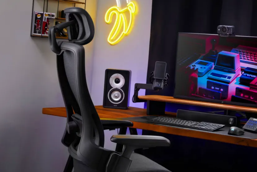 Elgato presenta Embrace, una silla ergonómica con diseño sobrio y respaldo de malla pensada para creadores que pasan horas frente a la cámara