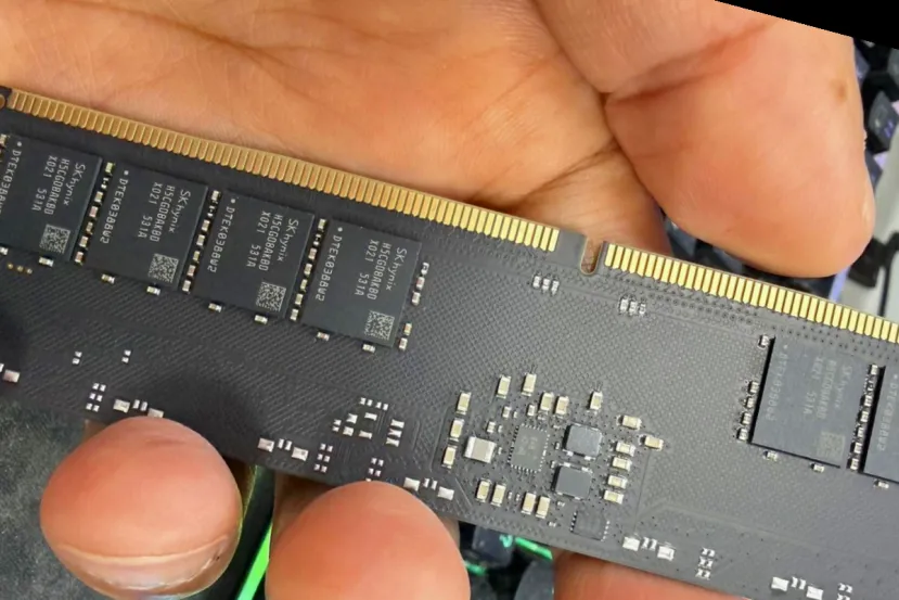 SK hynix da un salto en DDR5: el nuevo chip A-die AKBD de 3 GB apunta a 7200 MT/s y marca el relevo de los M-die