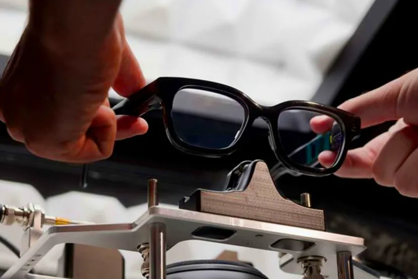 Google y Magic Leap presentan su nuevo prototipo de gafas Android XR con pantalla microLED y diseño realista para la realidad extendida