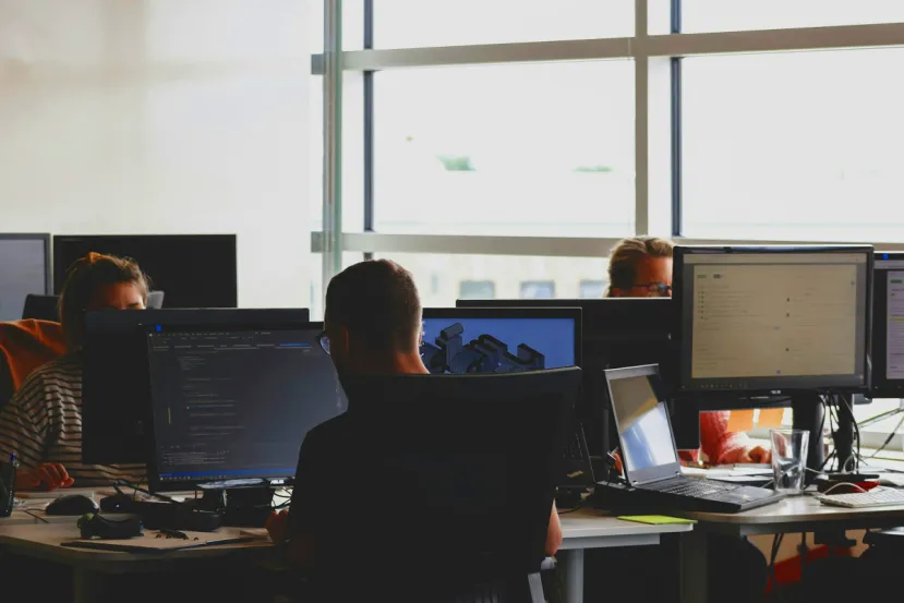 La realidad de la IA dentro de Microsoft: sus ingenieros ya ahorran semanas de trabajo, pero el escepticismo persiste