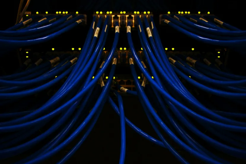 El CEO de NVIDIA alerta sobre la lentitud de Occidente: Estados Unidos tarda tres años en levantar un centro de datos y China lo hace en días