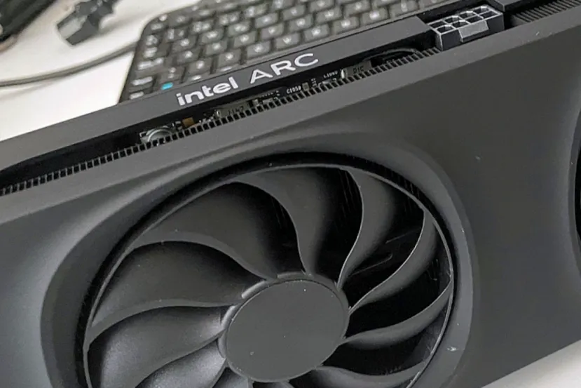 Las Intel Arc B770 están la vuelta de la esquina: Comienza a aparecer soporte para su GPU BMG-G31 en la web de la compañía