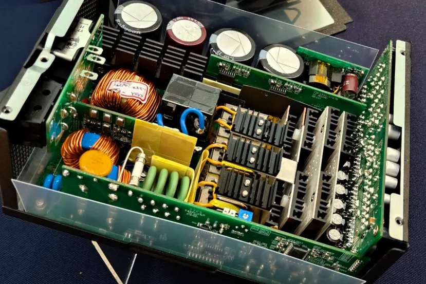 La nueva fuente FSP CANNON PRO 3300W puede alimentar hasta a 6 RTX 5080 a la vez