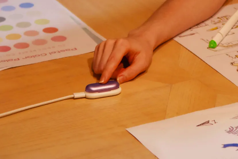 Plaud actualiza su pin con IA para grabar reuniones y lanza una nueva app de escritorio