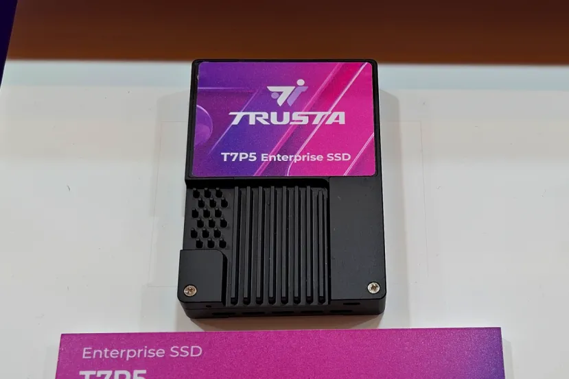 El disco TRUSTA T7P5 se presenta en factores de forma E1.S, U.2 y E3.S y capacidades de hasta 7.68 TB