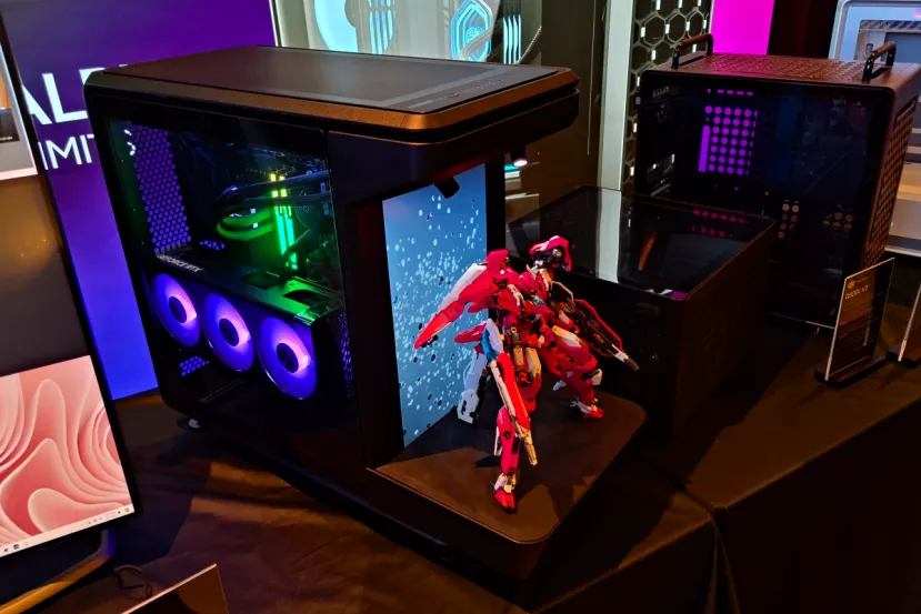 Cooler Master añade 3 versiones de su caja MasterFrame 360, display con espejo o pantalla LCD para exponer elementos de tu colección