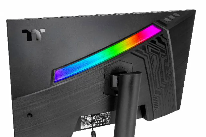 Thermaltake trae nuevos monitores al CES, resolución 4K y modo dual o formato super ultra panorámico con panel OLED