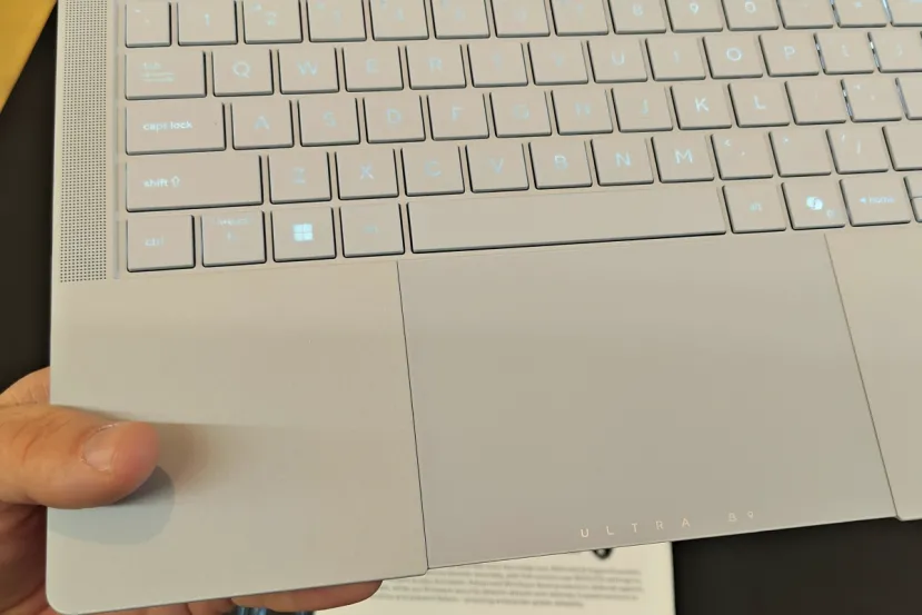 ASUS ExpertBook Ultra: El portátil profesional de menos de 1 kg con Intel Panther Lake y 24 horas de batería.