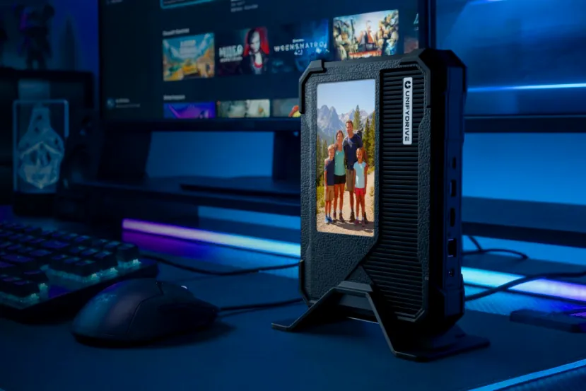 UnifyDrive UP6: el híbrido entre NAS y Mini PC que integra una pantalla de 6 pulgadas y batería propia
