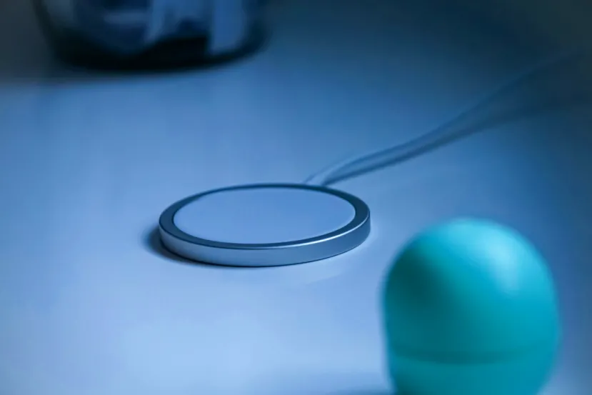 Un vídeo viral de TikTok sugiere que Apple sustituirá el conector USB-C por uno MagSafe. Es un rumor totalmente falso