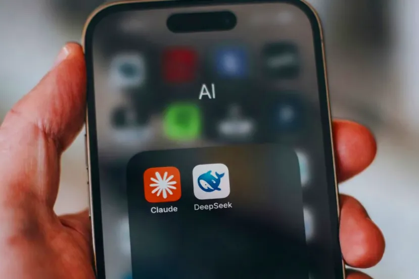 Anthropic acusa a DeepSeek, Moonshot y MiniMax de robar capacidades de Claude con 16 millones de consultas fraudulentas