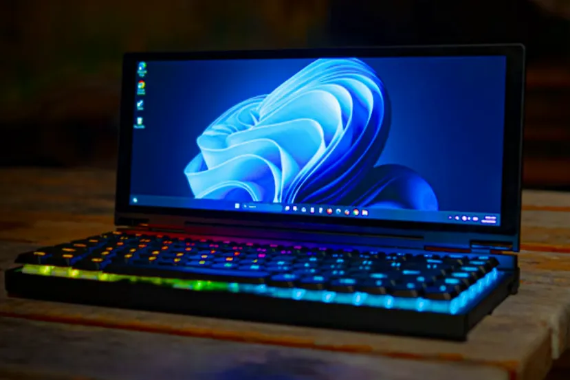 Aparece para Crowfunding un PC del tamaño de un teclado con un AMD Ryzen AI 9 HX 370 y los usuarios cuestionan la viavilidad del proyecto